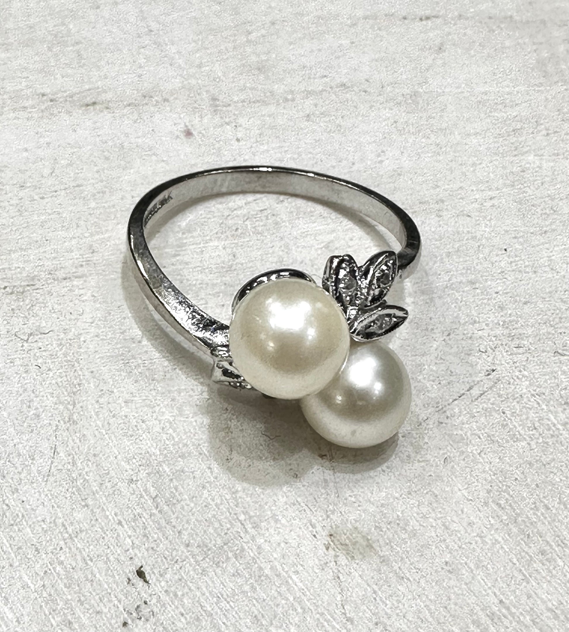 Natural Double Pearl & Diamond Ring 14K White Gold 4.2 grams Size 8.5 Vintage Ring art deco Piece