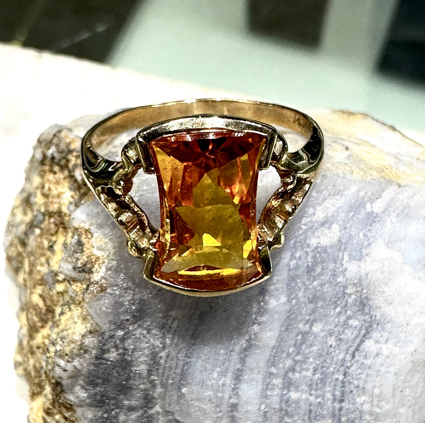 Citrine 14k Yellow Gold Vintage Ring, prong set ring. Size 8.5, 3.3 grams Nice Art Deco Piece