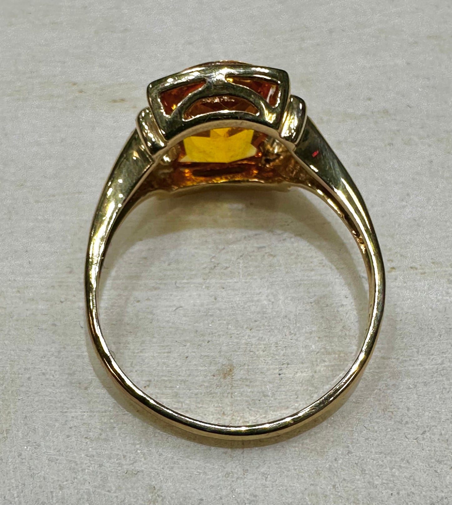 Citrine 14k Yellow Gold Vintage Ring, prong set ring. Size 8.5, 3.3 grams Nice Art Deco Piece