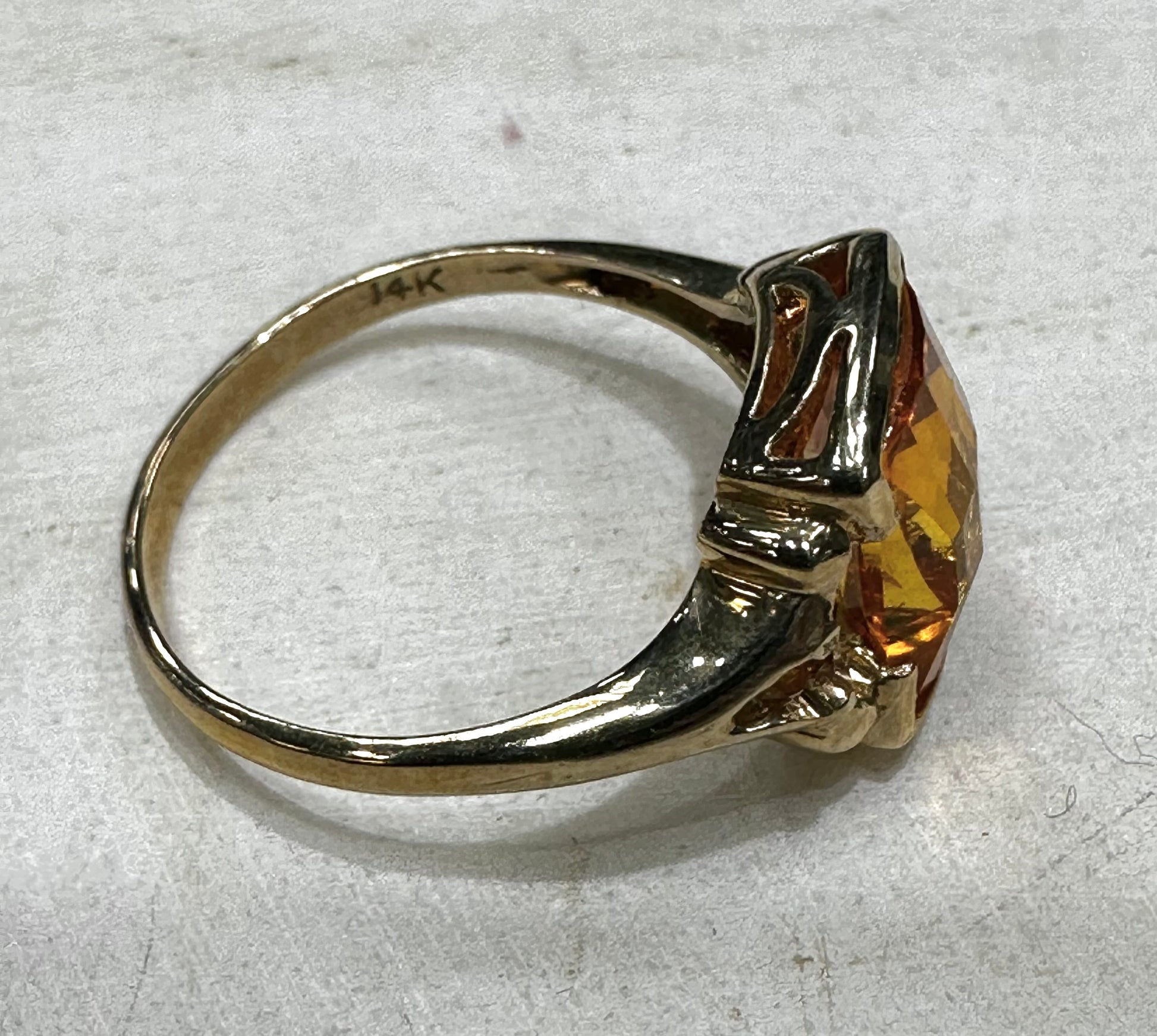 Citrine 14k Yellow Gold Vintage Ring, prong set ring. Size 8.5, 3.3 grams Nice Art Deco Piece