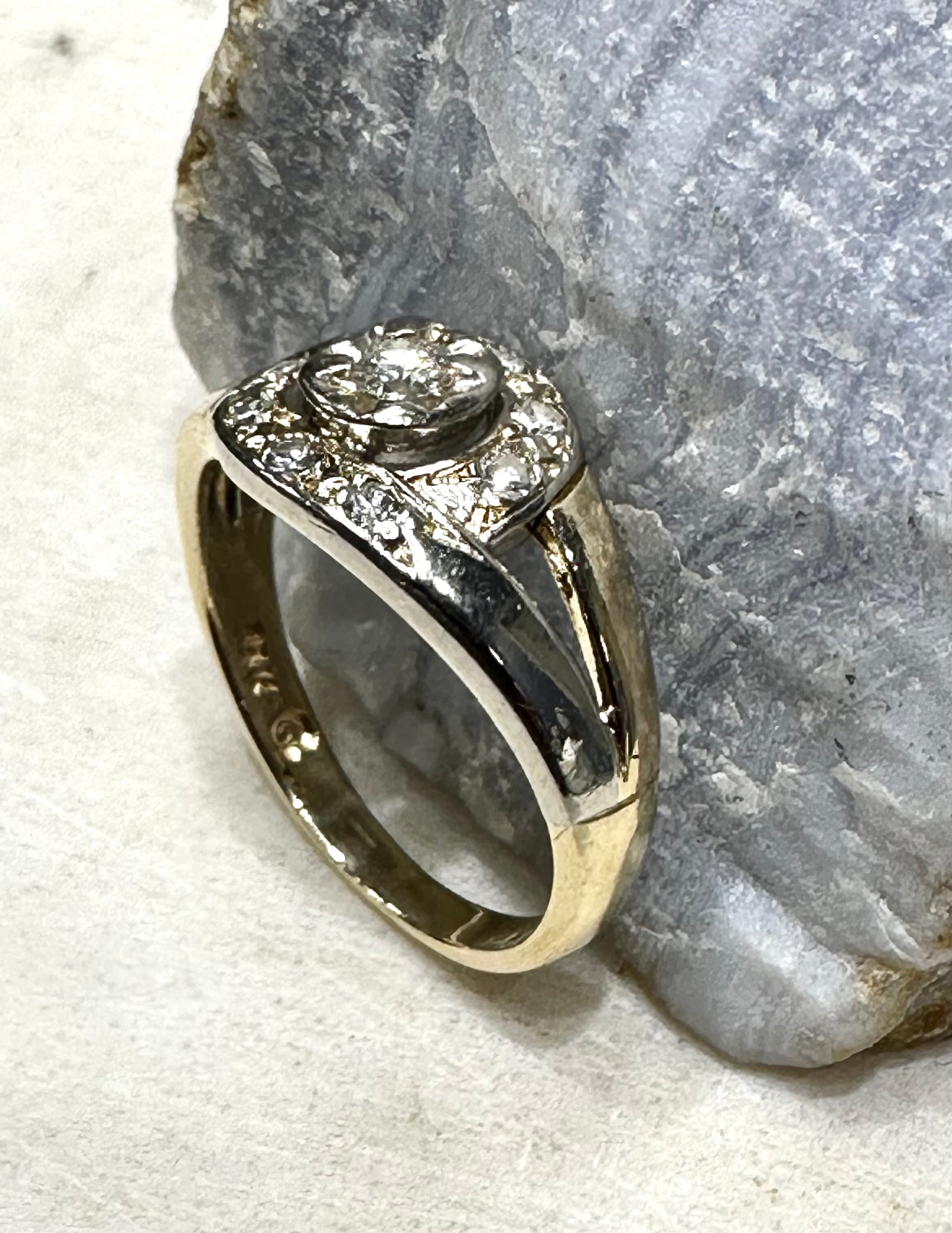 Vintage Mid Century Two-Tone 14 Karat Yellow and White Gold 0.25 Total Carat Weight Diamond Ring Size 5 3/4 and 3.1 Grams of Gold