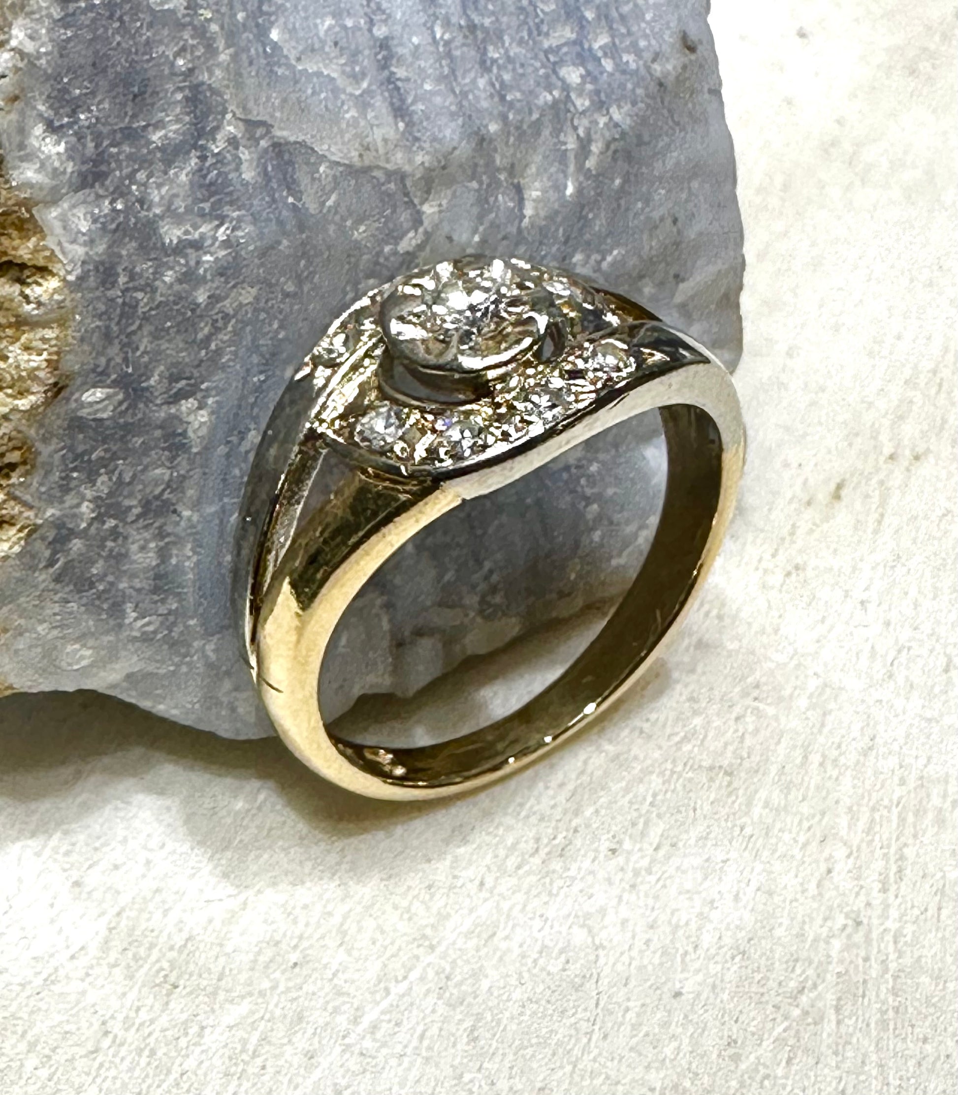 Vintage Mid Century Two-Tone 14 Karat Yellow and White Gold 0.25 Total Carat Weight Diamond Ring Size 5 3/4 and 3.1 Grams of Gold